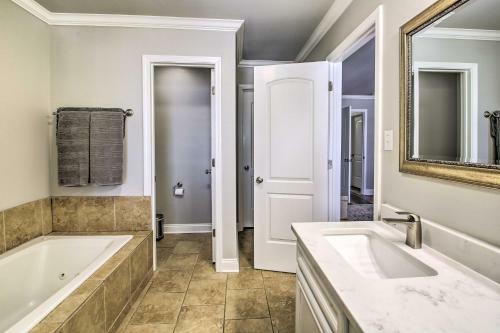 Hot Springs Home With Dock Access And Lake View!