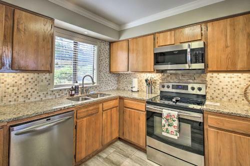 Apartamento Spacious Lakeside Condo With Private Boat Slip!