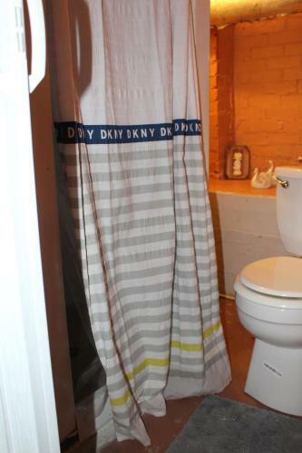 Delightful Bungalow With Spa Tub & Key-less Entry