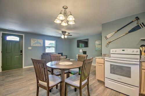 Omaha Apartment With Yard - 15 Miles To Branson