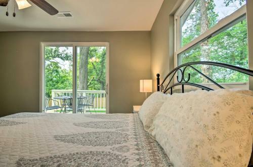 Omaha Apartment With Yard - 15 Miles To Branson