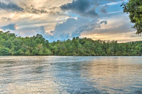 Modern Ouachita River Oasis With Kayaks And Views
