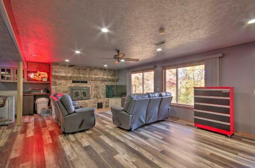 Spacious Getaway With Game Room And Norfork Lake View!
