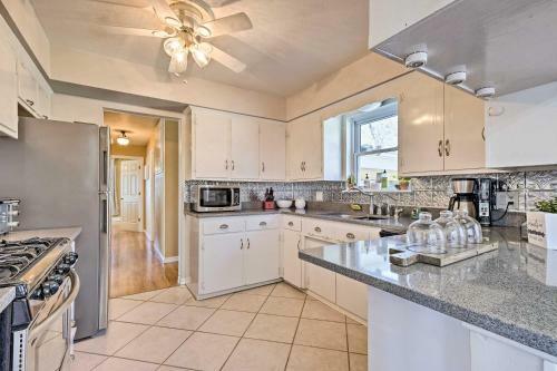 Large Beaver Lake Hideaway With Deck On 7 Acres!