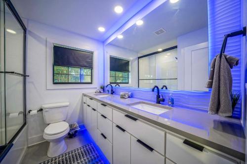 Upscale Grand Point Escape On Lake Hamilton