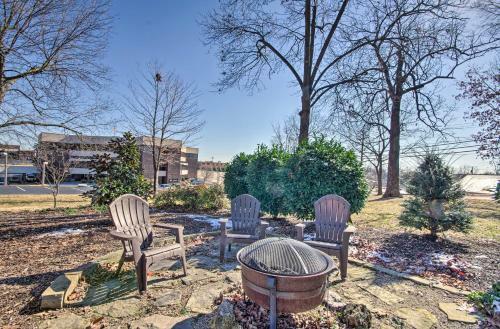 Updated Escape With 2 Fire Pits, 7 Mi To Lake!