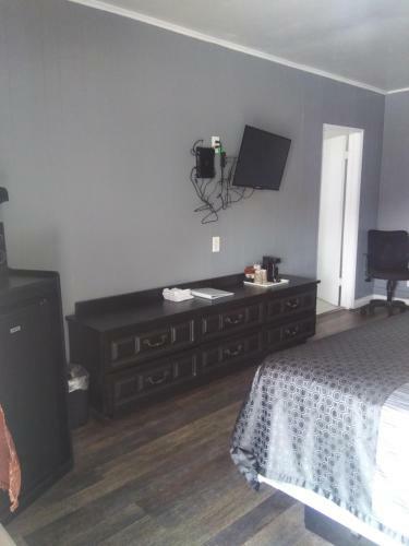 Hotel Modoc Inn