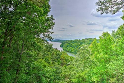 Beaver Lake Home With Views And Private Pool!