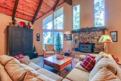 4 Bed 2 Bath Vacation Home In Arnold