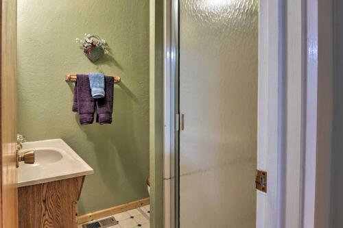 Pet-friendly Arnold Home - Steps To Hiking Trails!