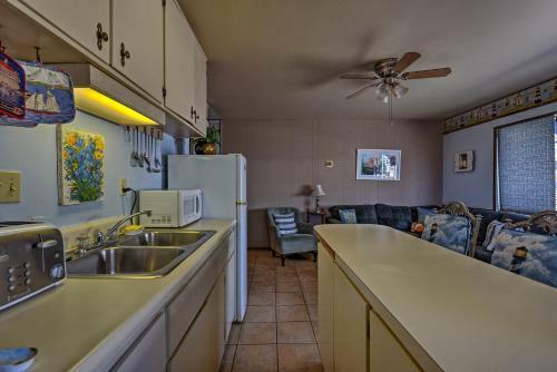 Catalina Island Duplex - Steps To Beach And Pier!