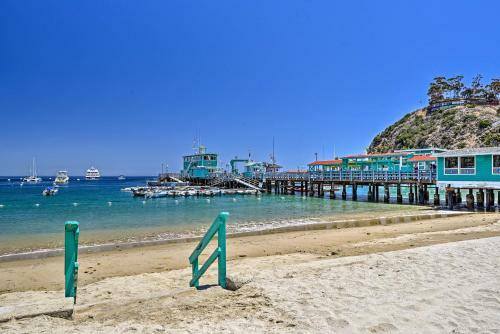 Catalina Island Duplex - Steps To Beach And Pier!