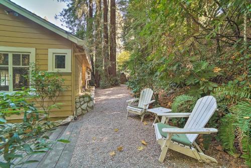Riverfront Cottage In Redwoods With Decks And Beach!