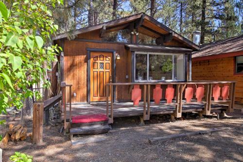 Cozy Big Bear Cabin With Spacious Deck And Fireplace!