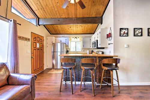 Cozy Big Bear Cabin With Spacious Deck And Fireplace!