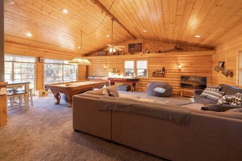 Curly Cabin - 1964 By Big Bear Vacations