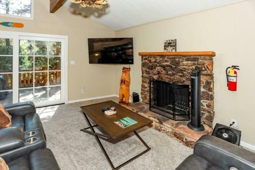 Chalet Monterey - 1955 By Big Bear Vacations