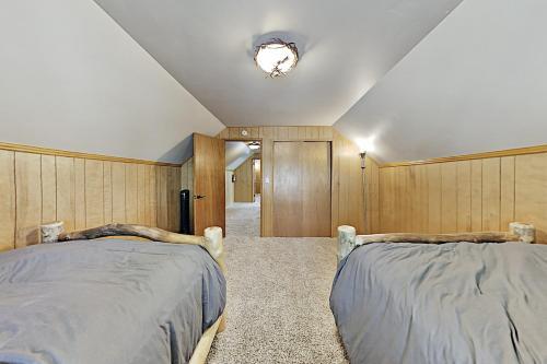 Spacious Lake Getaway With Hot Tub & Game Garage Home