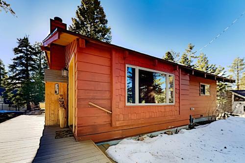 Gorgeous Cabin - Private Hot Tub - Walk To Skiing Cabin