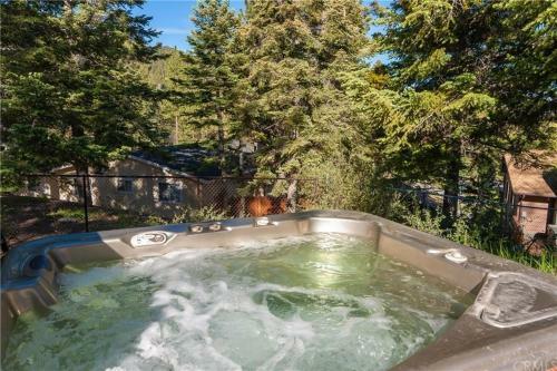 Gorgeous Cabin - Private Hot Tub - Walk To Skiing Cabin