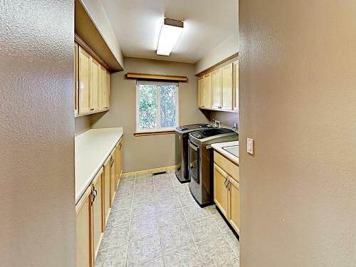 New Listing! Custom Lakeside Haven With Water Views Home