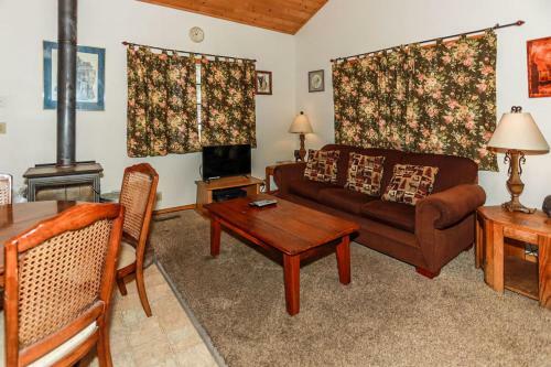 Cozy Hollow - 1890 By Big Bear Vacations