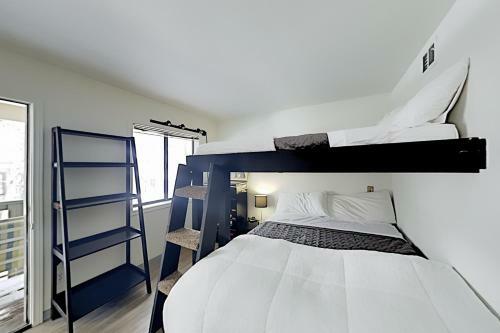 Apartamento Dual-suite Gem With Pool Table - Walk To Slopes Condo