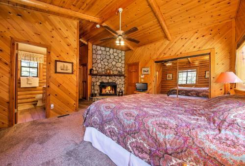Big Bear Cabin With Fireplace - Walk To Ski Resort!