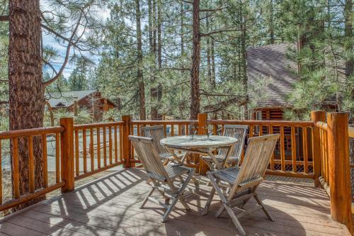 Teakwood In Bear Lake