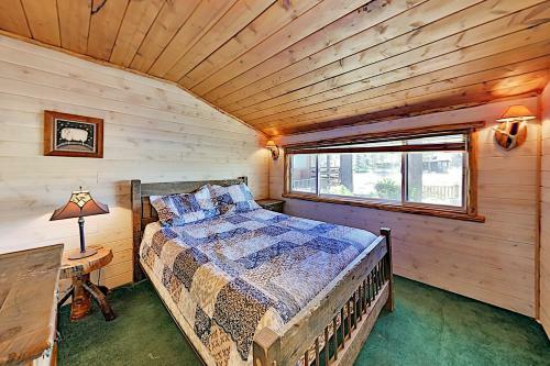 Lakefront Cabin With Private Dock - Great For Groups Home
