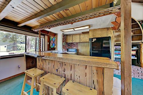 Lakefront Cabin With Private Dock - Great For Groups Home