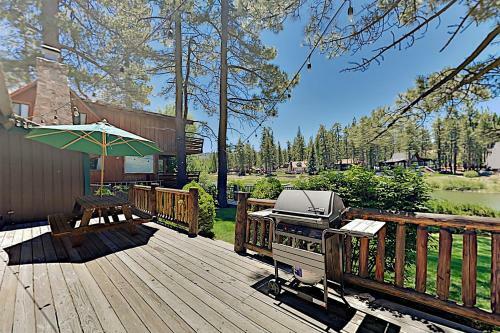 Lakefront Cabin With Private Dock - Great For Groups Home