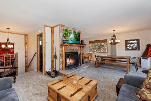 043 Woodsy Cabin Cabin