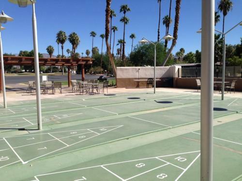 Roadrunner Club 114 Home