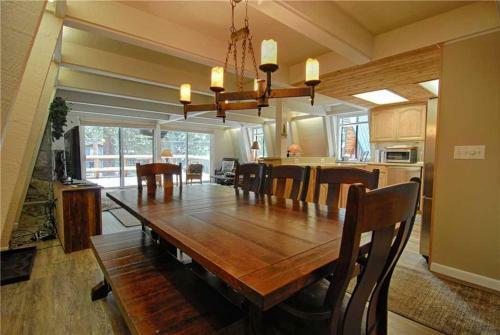 Agate Bay Chalet (cabin)