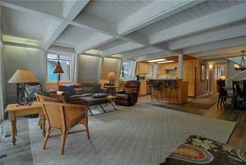 Agate Bay Chalet (cabin)