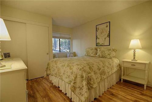 Carnelian Woods Condo (Condo)