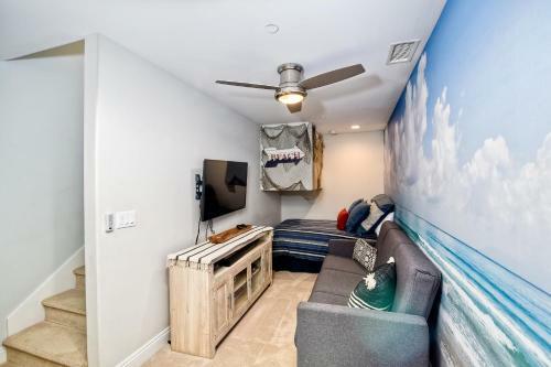Sunset Dreams On The 101 - Professionally Prepared Using Cdc Guidelines