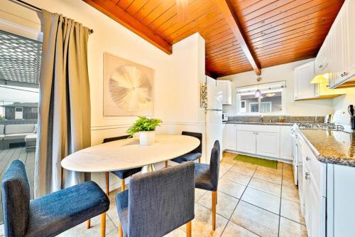 Cb-210c - Acacia Seabreeze Condo Compound