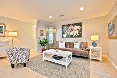 Cb-119 Modern Tamarack Cottage