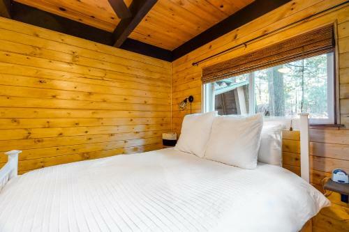 Wandering Bear Lodge
