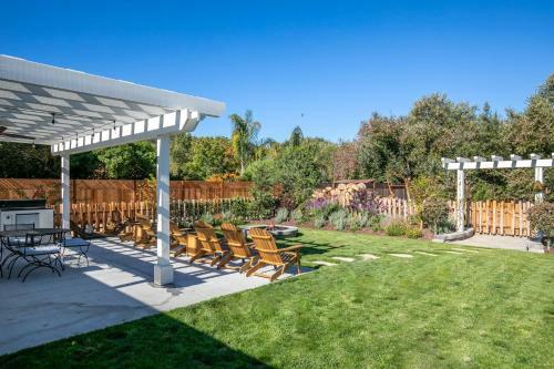 Fully Updated Three Bedroom Home With Hot Tub