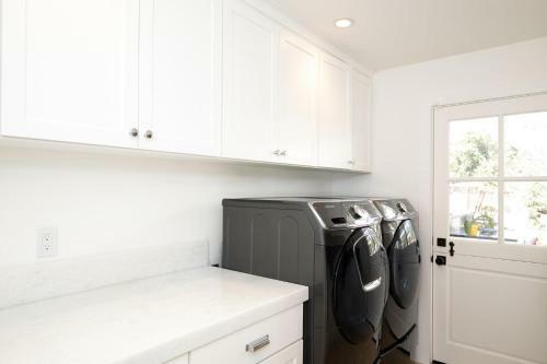 Fully Updated Three Bedroom Home With Hot Tub