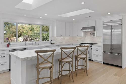 Fully Updated Three Bedroom Home With Hot Tub