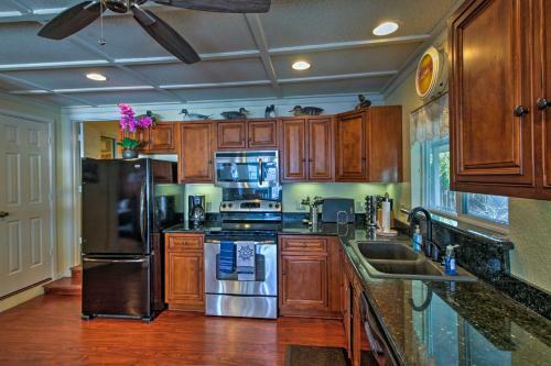Lakefront Retreat With Dock, Paddle Boards And Kayaks!