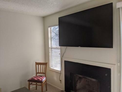 Convenient 2 Bedroom Home With Deluxe Beds