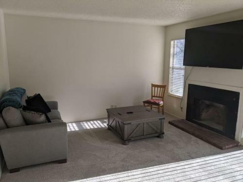 Convenient 2 Bedroom Home With Deluxe Beds