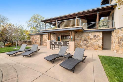 Woodhawk Vineyards Estate