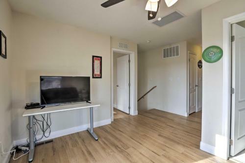 Pet Friendly Home With Bbq Near Rollins Lake And Auburn