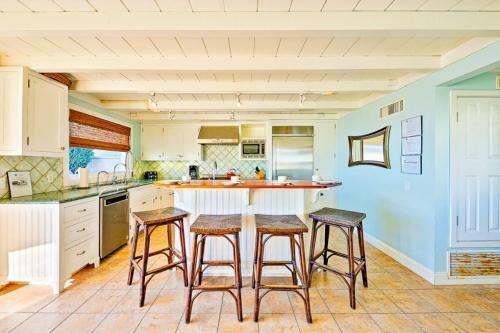 Dp-087a - Tommy Bahama Beach Rd I